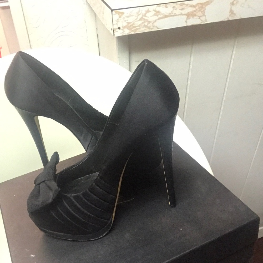 Authentic!! Giuseppe Zanotti Heels